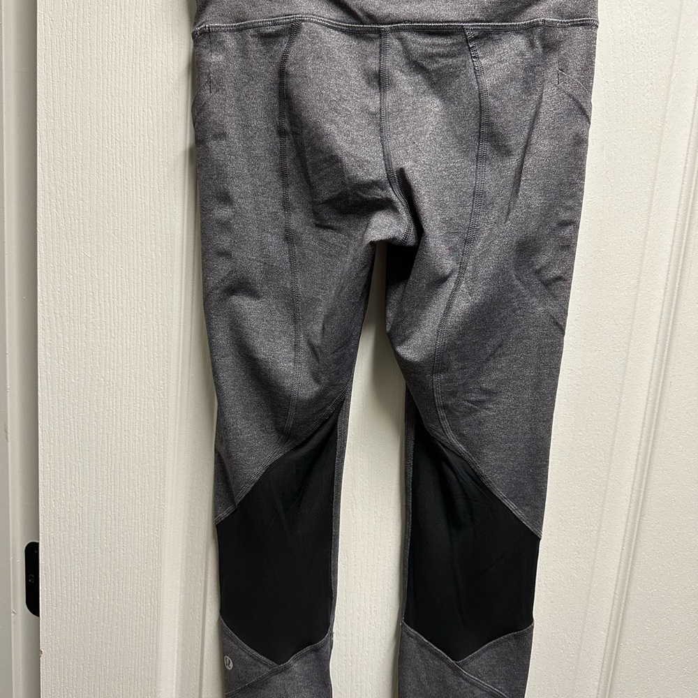 Lululemon Gray Athletic Leggings size 4/ NWOT # 53 - Picture 2 of 3